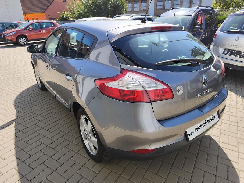 Renault Mégane (2009) 1,616V 81kW 6-ti kvalt!! - fotka 12 z 28