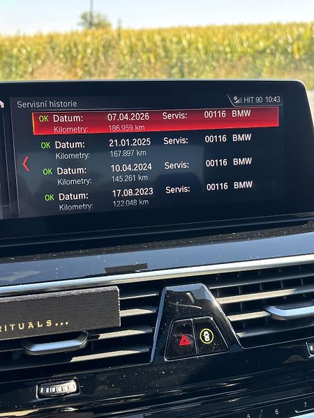 BMW Řada 5 (2019) BMW 520 xd - fotka 10 z 15