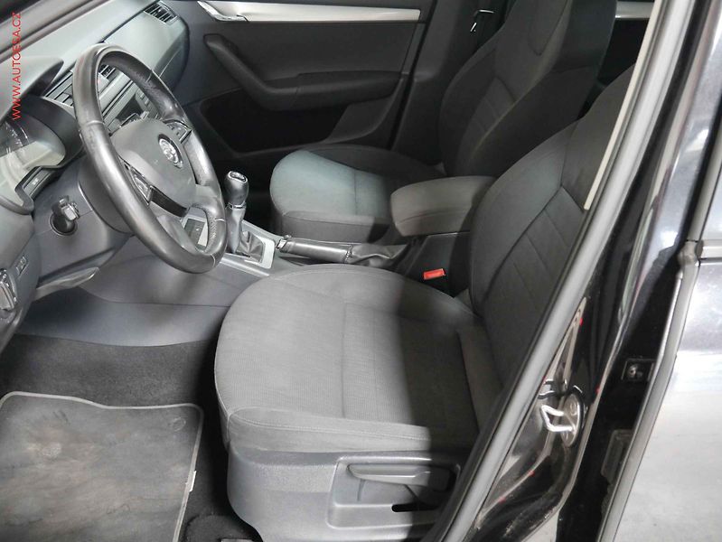 Škoda Octavia (2013) 2.0TDi, ČR, AAC, p.čidla - fotka 9 z 20