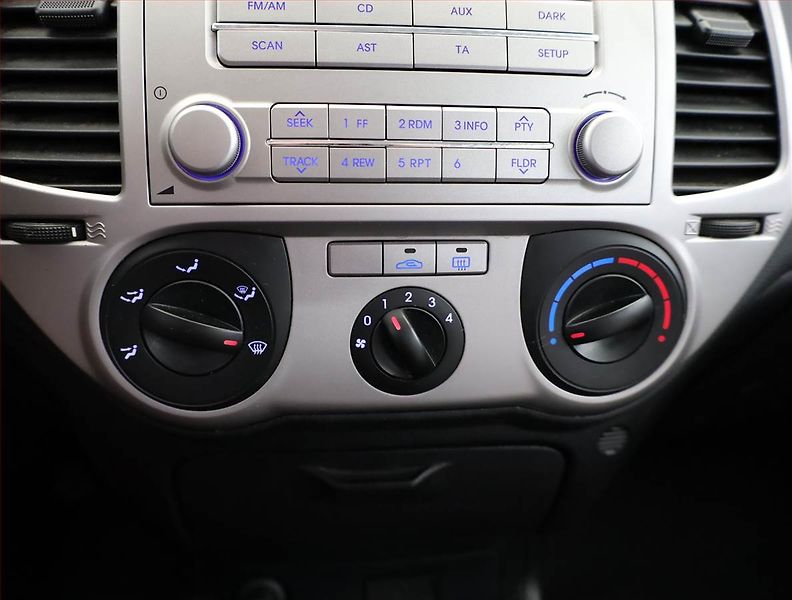 Hyundai i20 (2010) 1.2, jezdí skvěle - fotka 10 z 15