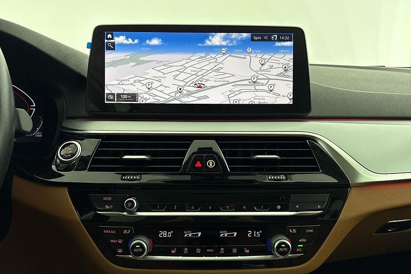 BMW Řada 5 530d xDrive - fotka 9 z 15