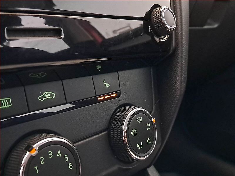 Škoda Octavia (2017) Ambition 1.6 TDI, Serv.kniha - fotka 19 z 19