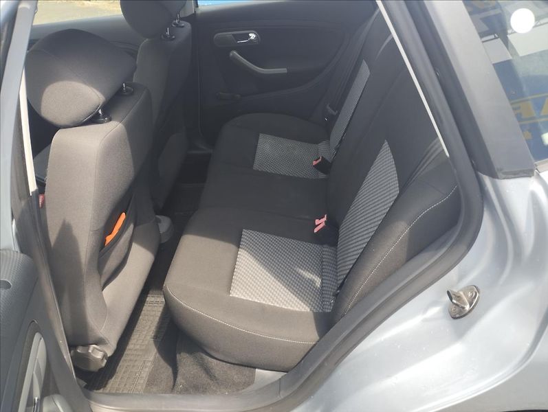 Seat Cordoba 1,4 63KW - fotka 10 z 15