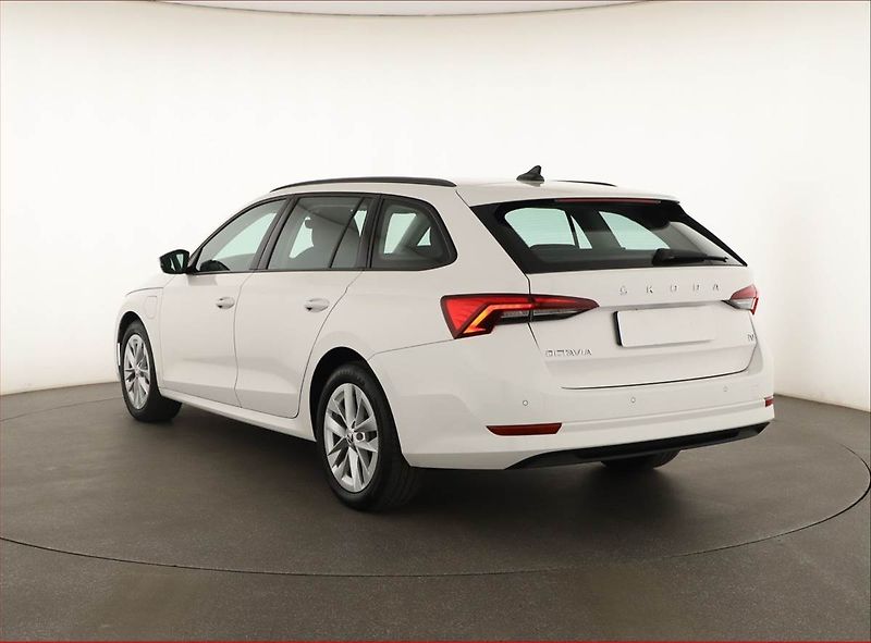 Škoda Octavia (2023) Ambition 1.4 TSI iV - fotka 4 z 18