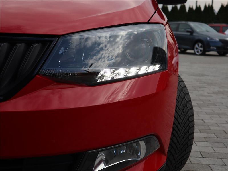 Škoda Fabia 1,2 TSI 81kW Monte Carlo DSG - fotka 36 z 37