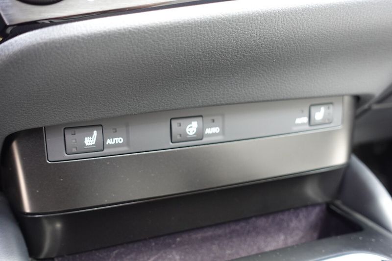 Lexus ES 300h ES300h LIMITED EDITION - fotka 25 z 41