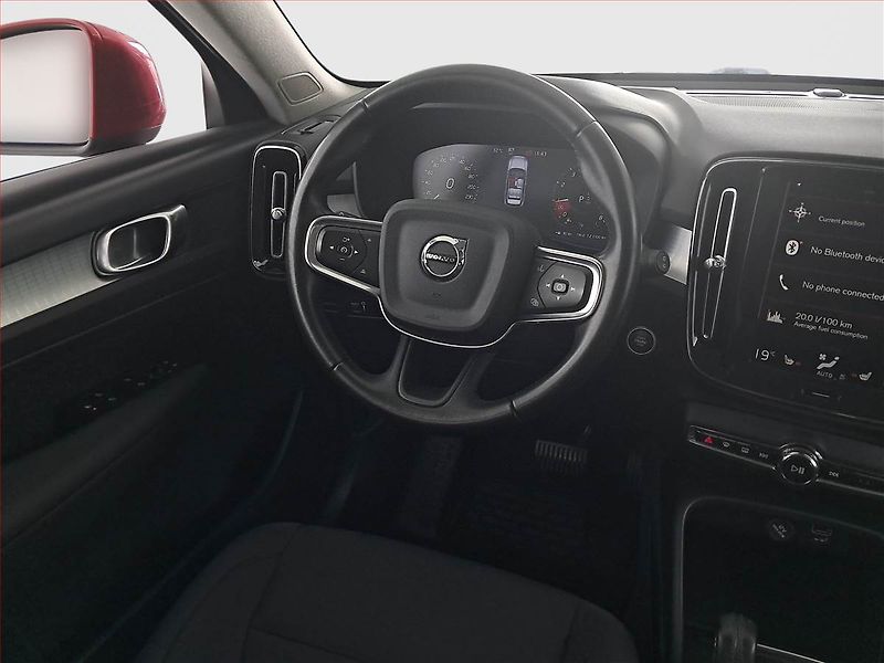 Volvo XC40 (2020) T3 - fotka 7 z 17