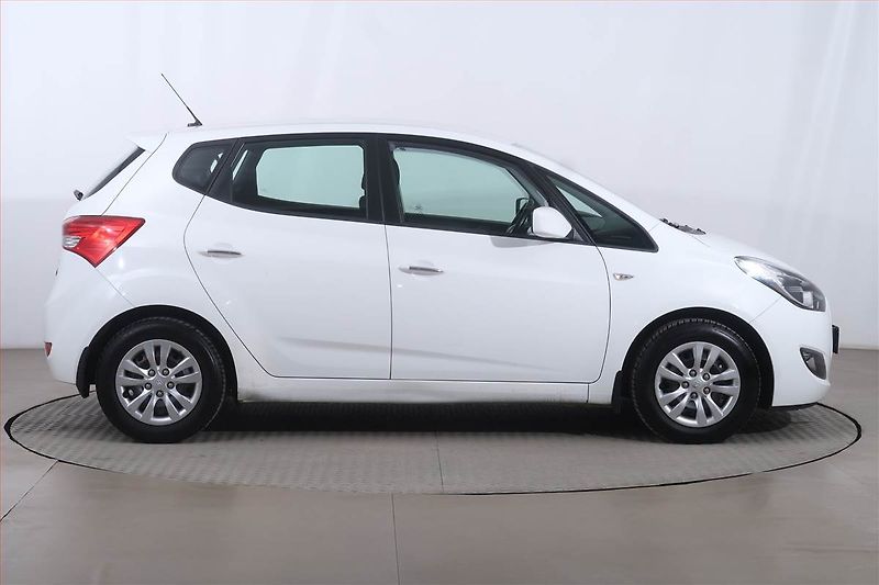 Hyundai ix20 (2015) 1.4 CRDi, Serv.kniha, Tempomat - fotka 6 z 18