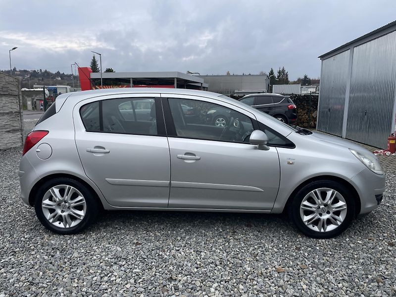 Opel Corsa 1.2i 80PS 141000KM KLIMA STK!! - fotka 9 z 169