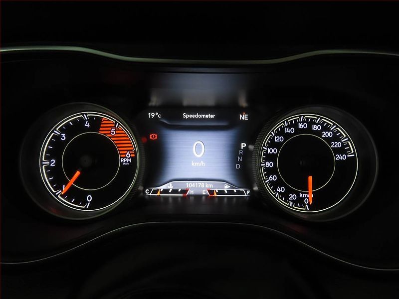 Jeep Cherokee (2019) 2.2 MultiJet, Overland - fotka 11 z 22
