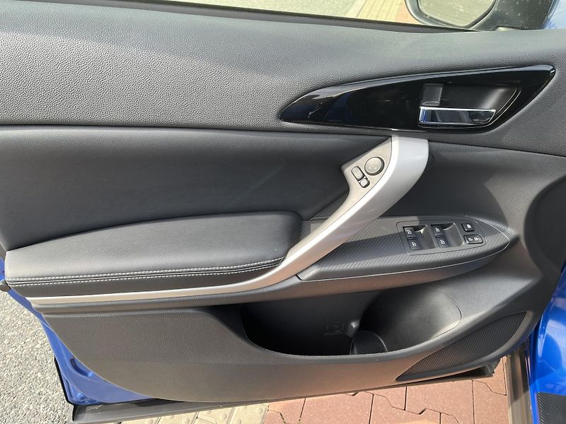 Mitsubishi Eclipse Cross 2.4 PHEV 4x4 - fotka 10 z 32