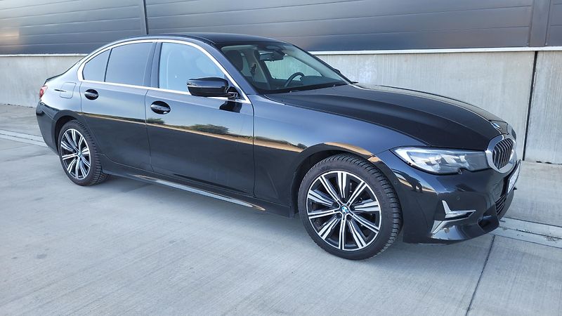 BMW Řada 3 320D XDRIVE  - fotka 9 z 23