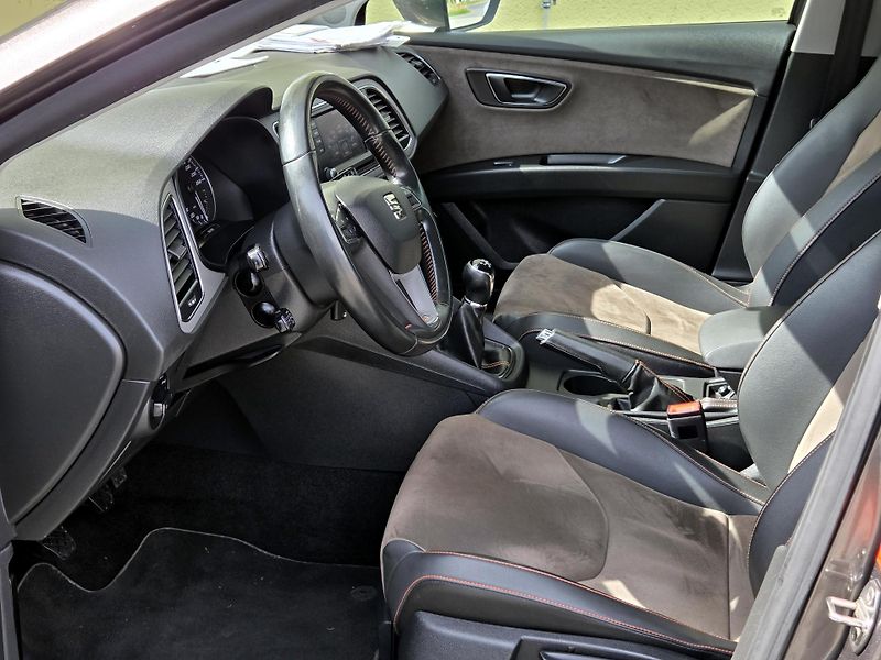 Seat Leon 2,0TDi xPERIENCE 4drive ROZVOD - fotka 30 z 51