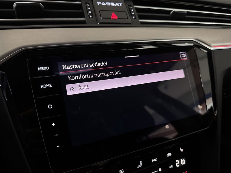 Volkswagen Passat 2,0 TSi  DSG Elegance Virtual - fotka 38 z 47