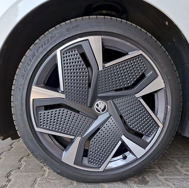 Škoda Enyaq (2022) IV RS 4X4 220/82 E1A - fotka 6 z 26