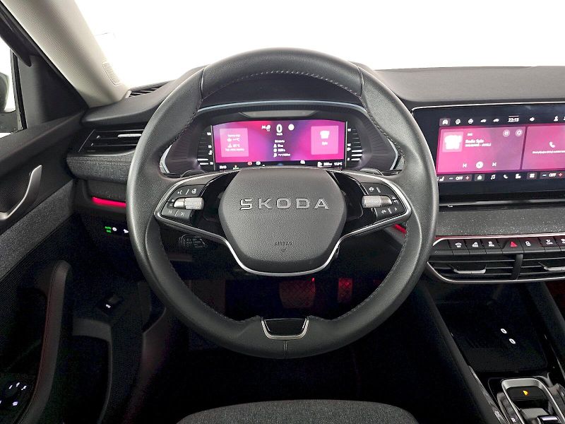 Škoda Octavia (2025) COMBI 1.5TSi DSG TOP SELECTION - fotka 8 z 35