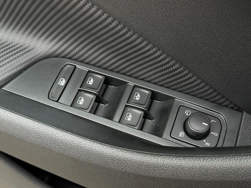 Škoda Kamiq 1.0TSi DSG Monte Carlo 116PS M - fotka 11 z 38