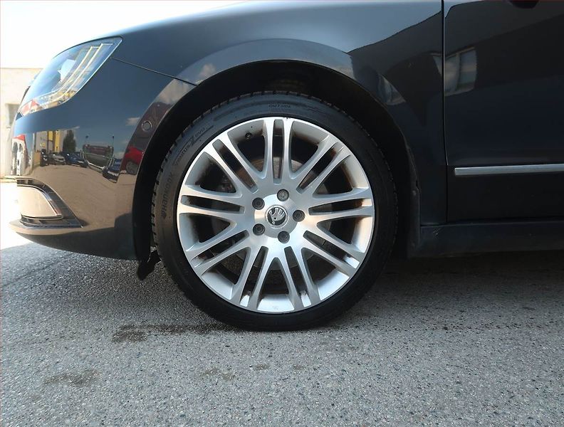Škoda Superb (2014) 2.0 TDI, Automat, Navi, Xenony - fotka 15 z 21