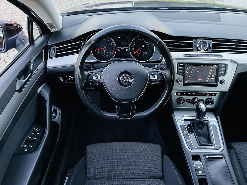 Volkswagen Passat 1.4TSI AUT TAŽNÉ SERVISKA LED - fotka 25 z 49