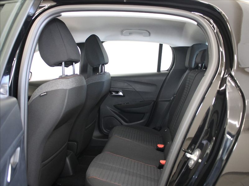 Peugeot 208 1,2 PTech 74kW AT 37tkm. - fotka 7 z 21