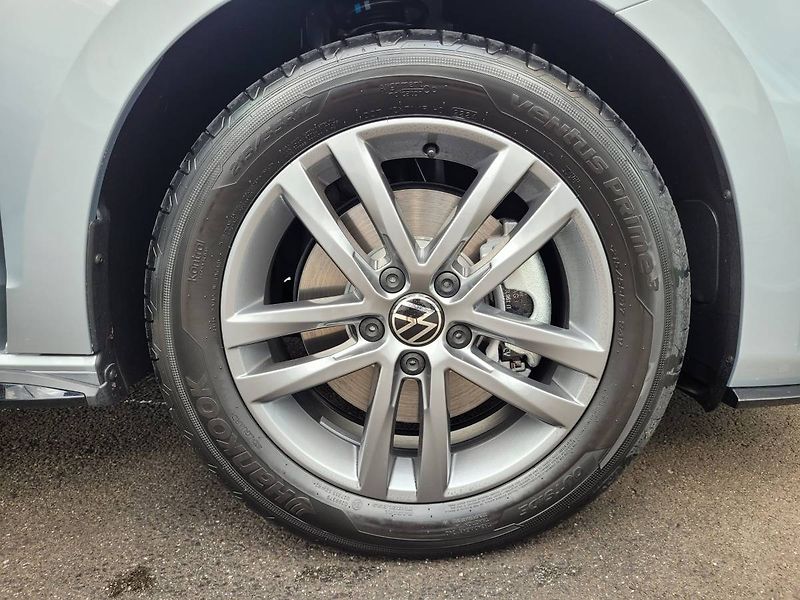 Volkswagen Touran 1.5 TSI DSG R-Line 7míst TAŽNÉ - fotka 49 z 50