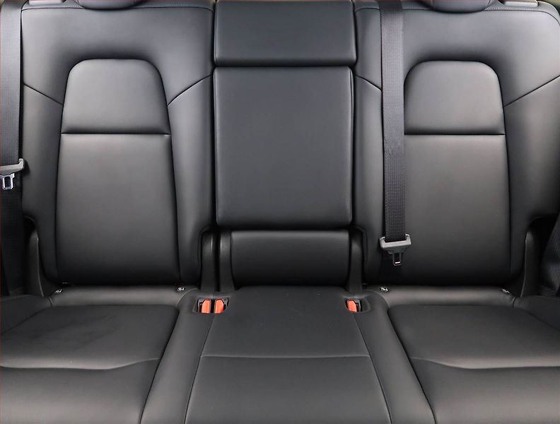 Tesla Model Y (2023) Long Range AWD 79kWh, SoH 95% - fotka 10 z 33