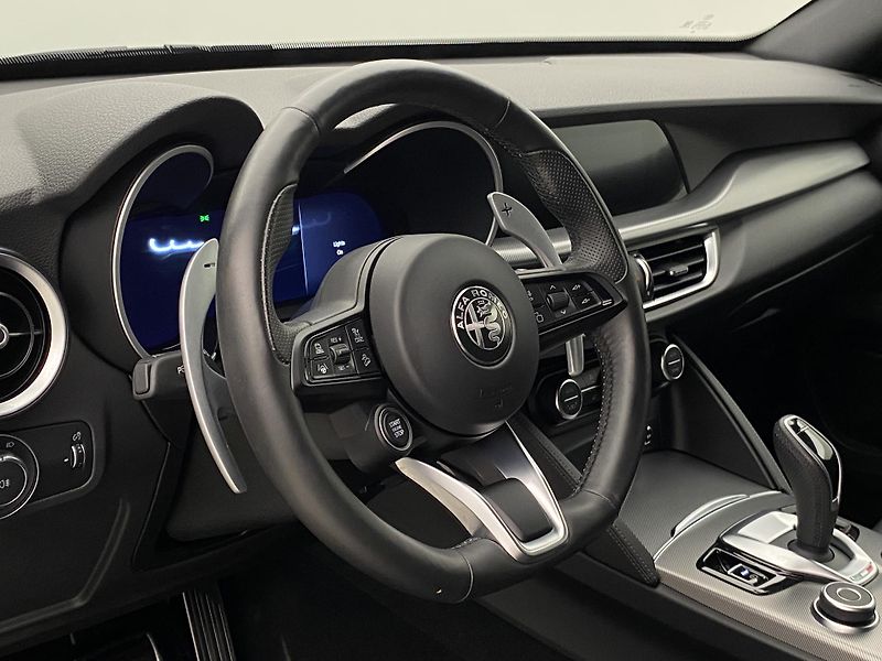 Alfa Romeo Stelvio VELOCE 2.2JTDm Q4 AUT - fotka 18 z 56