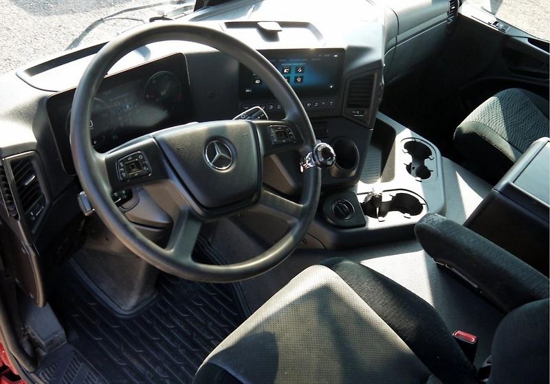 Mercedes-Benz (2021) Arocs 3245 8x4 Bordmatik  - fotka 7 z 9
