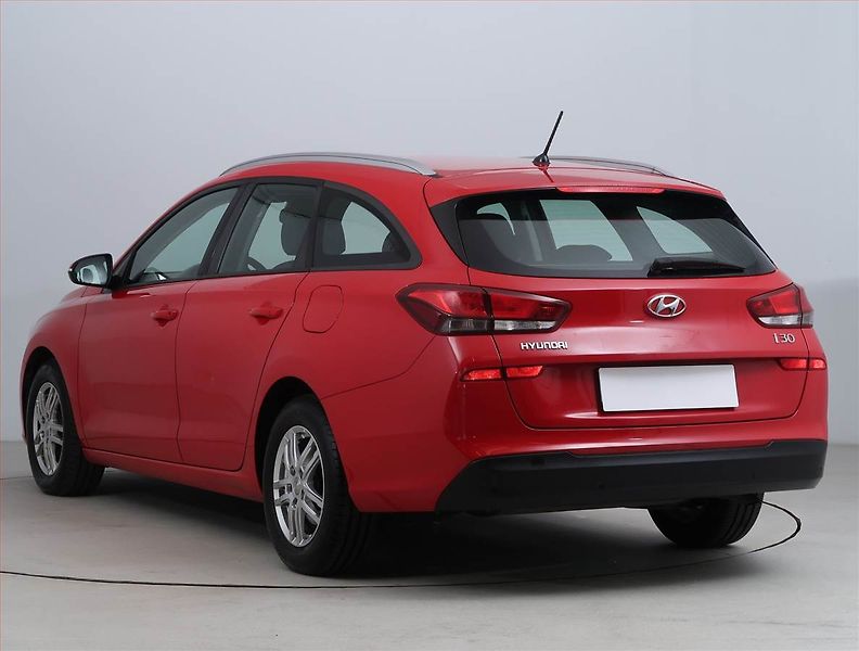 Hyundai i30 (2018) 1.6 CRDi, Tempomat - fotka 4 z 16