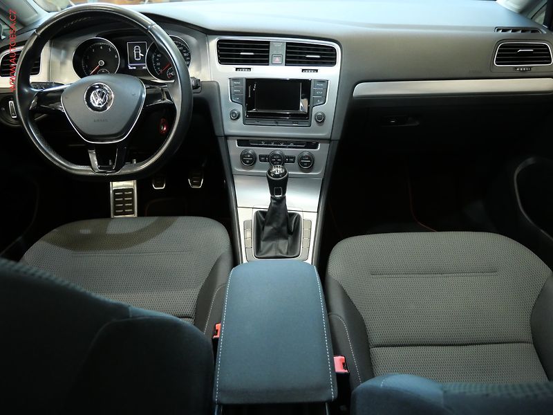 Volkswagen Golf (2014) 1.2TSi, ČR, AC, temp - fotka 8 z 23