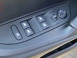 Peugeot 2008 (2022) 1.2 PT, GT, AT, LED, navi - náhled 11