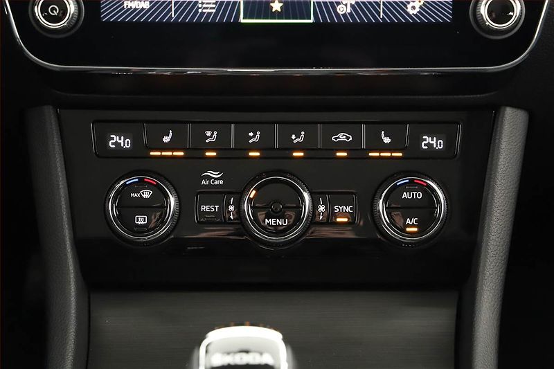 Škoda Superb (2023) Style 2.0 TDI - fotka 19 z 23