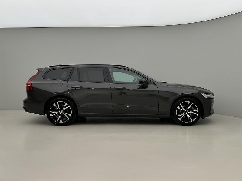Volvo V60 B4 DARK PLUS AUT - fotka 10 z 42
