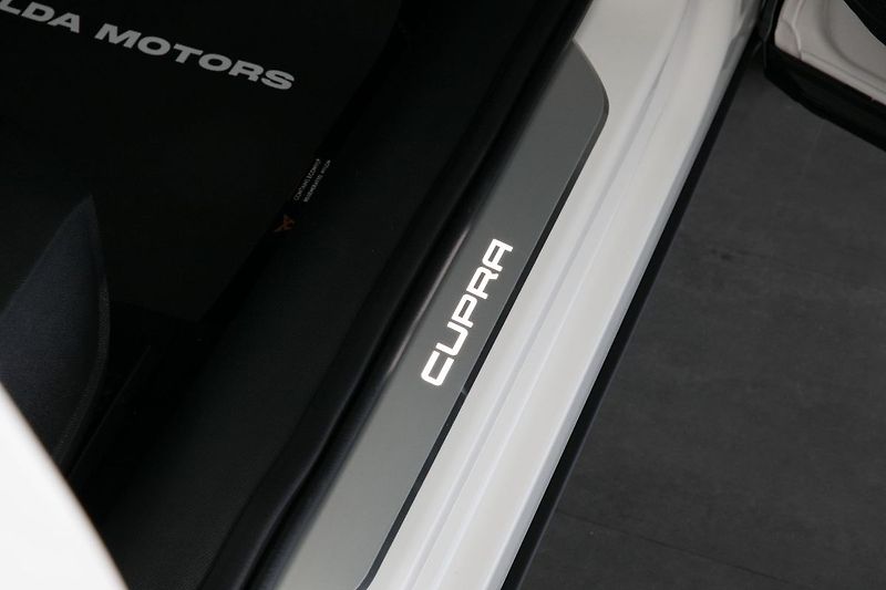 Cupra Formentor 1.5TSI 110kW LED Kamera ZÁRUKA - fotka 18 z 33