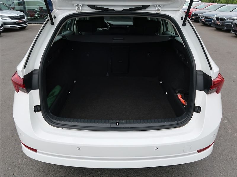 Škoda Octavia 2,0 TDi,1majČR,Style,S.kn.,DPH - fotka 22 z 27
