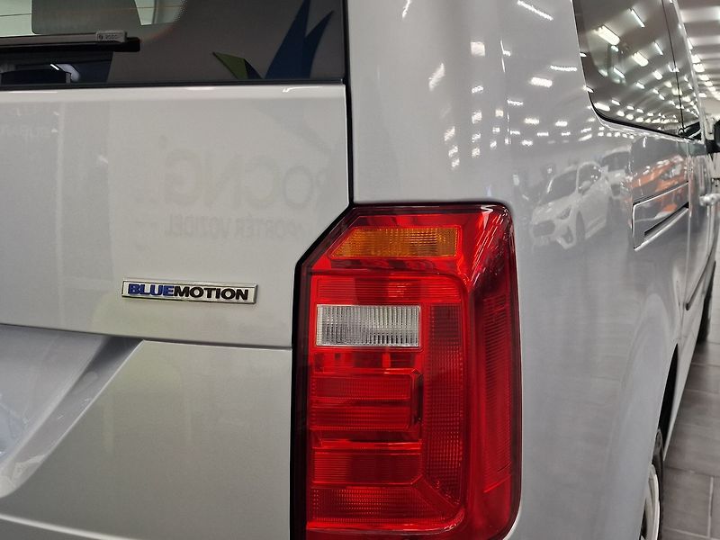Volkswagen Caddy (2018) - fotka 15 z 62