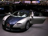 Bugatti Veyron, který by se měl konečně dostat k prvním zákazníkům v létě, bude asi brzy překonán.