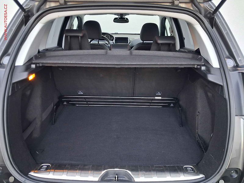 Peugeot 2008 (2019) 1.2 e-THP, GT Line, AT - fotka 7 z 20