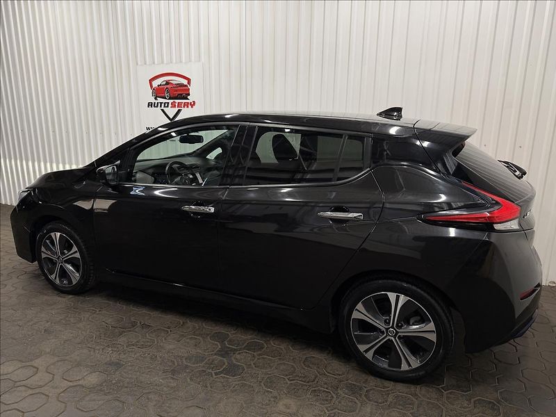 Nissan Leaf N-CONNECTA 160kW 62kWh - fotka 5 z 38