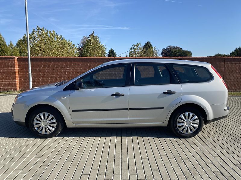 Ford Focus (2006) 1.6TDCi,ESP,EL. SEDAČKY - fotka 2 z 31