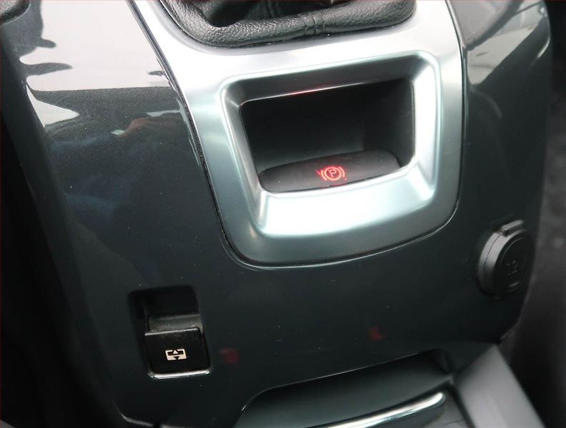 Peugeot 5008 (2011) 2.0 HDI, Navi, Tempomat - fotka 22 z 25