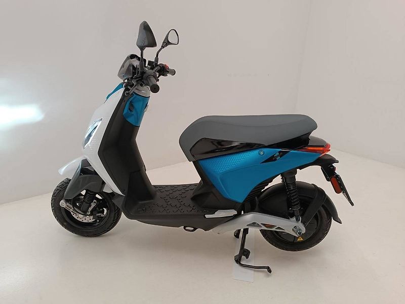 Piaggio 1 Active (2024) Artic mix (sleva 14.000.-) - fotka 5 z 12