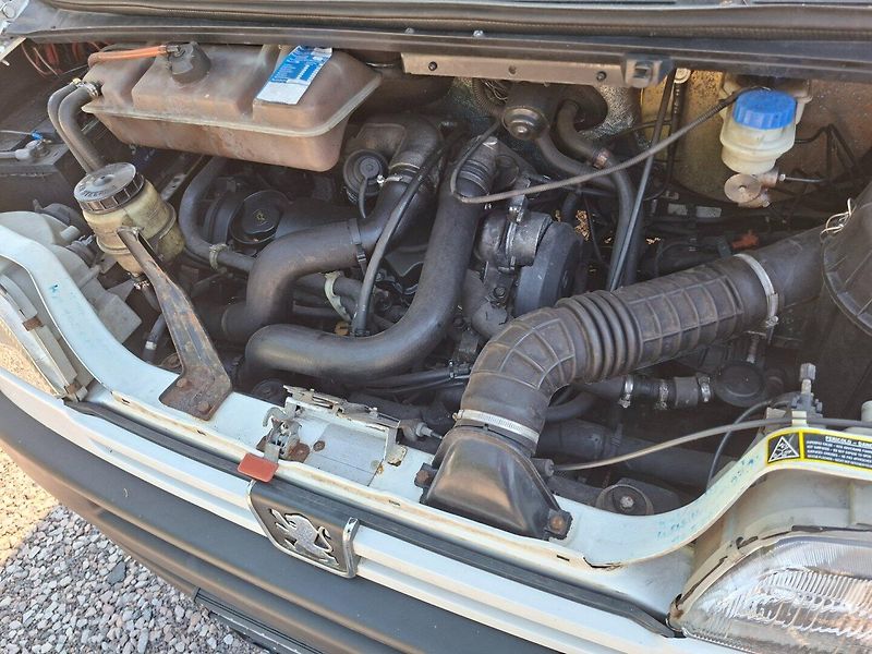 Peugeot Ostatní (2001) VIP460 2.5TD 79kW -SOLÁR-T.ZAŘ - fotka 39 z 45