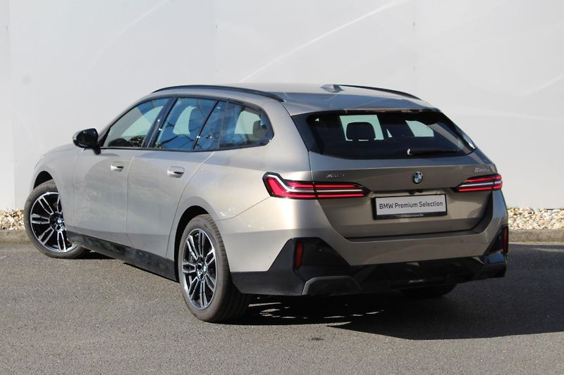 BMW Řada 5 BMW 520d xDrive Touring - fotka 8 z 28