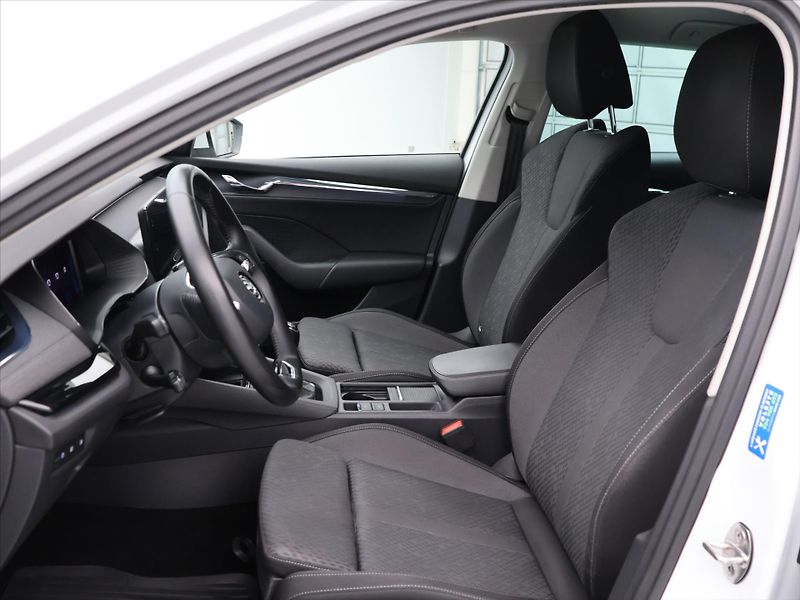 Škoda Octavia 2,0 TDI 110kW CZ Style Matrix - fotka 11 z 34