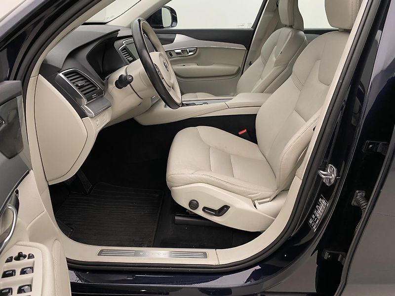 Volvo XC90 D5 AWD MOMENTUM AUT CZ 7míst - fotka 3 z 50