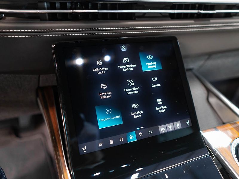 Cadillac Escalade (2026) 6.2 ESV Sport Platinum 2026 - fotka 35 z 50