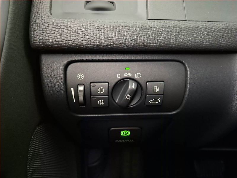Volvo XC60 (2009) D5, 4X4, Automat, Serv.kniha - fotka 17 z 19