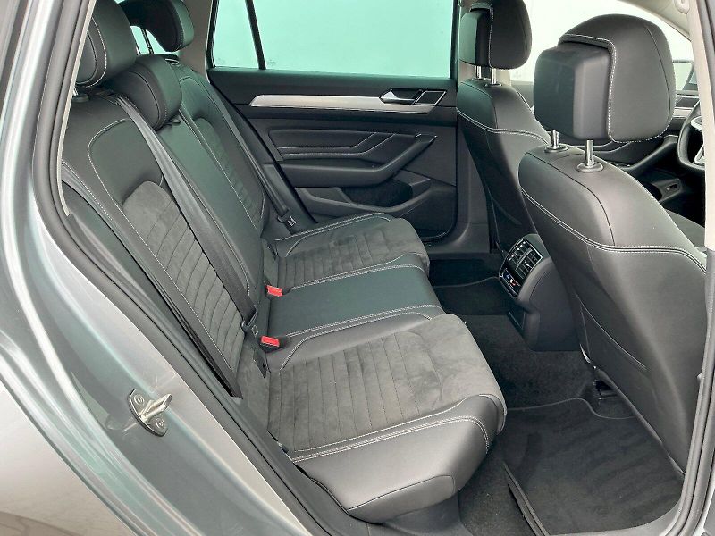 Volkswagen Passat (2021) 2.0 TDI DSG Elegance R-Line - fotka 18 z 22
