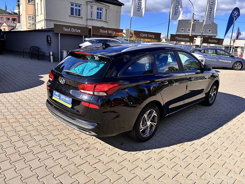 Hyundai i30 1.5DPi 81kW COMFORT ALU        - fotka 7 z 23